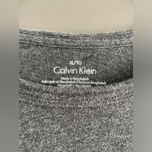 Men’s Calvin Klein Tshirt - Picture 3 of 4